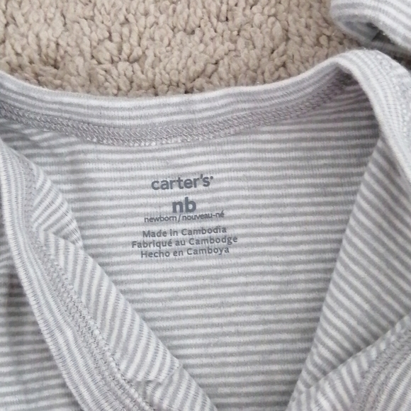 Carter's New Born Set - Picture 2 of 3